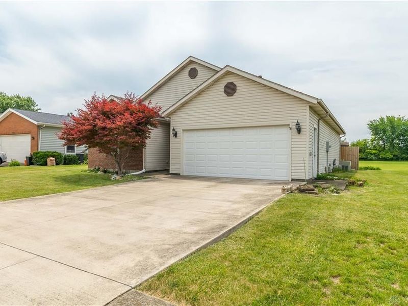 277 W Pinehurst Street, Sidney, OH 45365 Photo 2