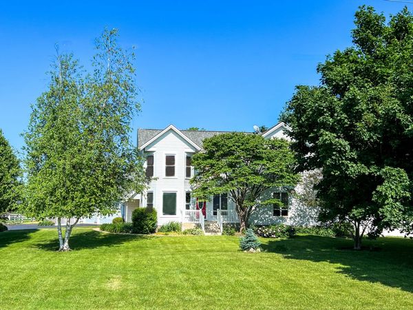 16205 University Road , Malta, IL 60150