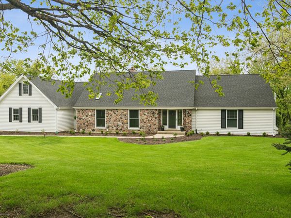 21884 N Andover Road, Kildeer, IL 60047