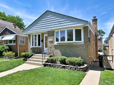 7510 N Oketo Avenue, Chicago, IL 60631