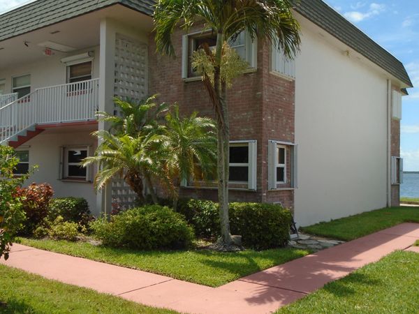 1133 Bayshore Drive, Unit 105, Fort Pierce, FL 34949