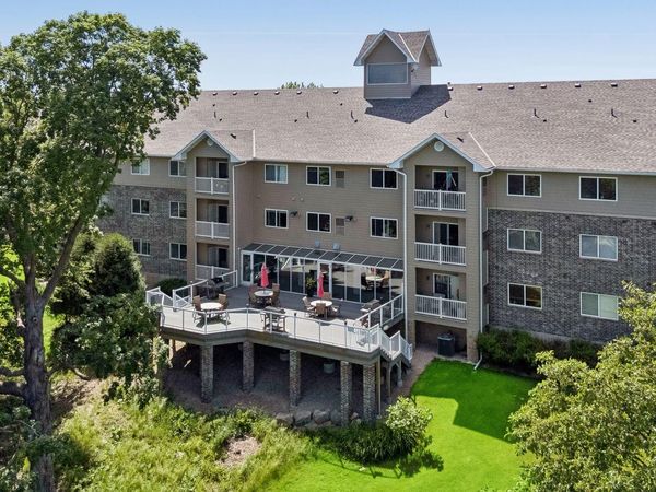 1321 Lake Drive W, Unit 123, Chanhassen, MN 55317