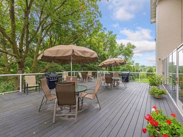 1321 Lake Drive W, Unit 123, Chanhassen, MN 55317