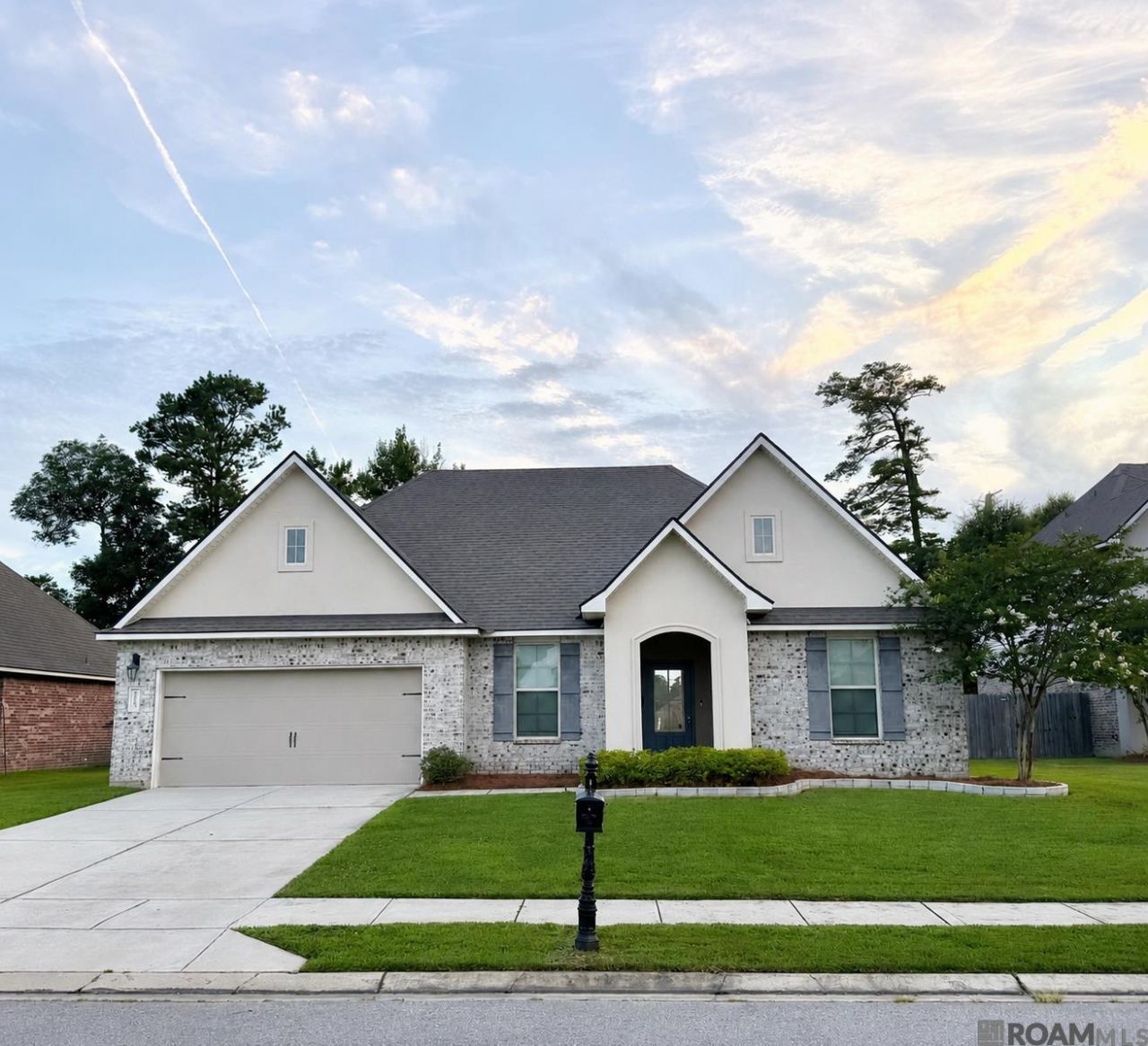 34209 Kingfisher St, Denham Springs, LA 70706 Main Photo