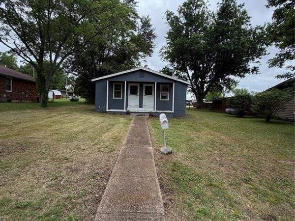 1008 E Mondy Street , Salem, MO 65560