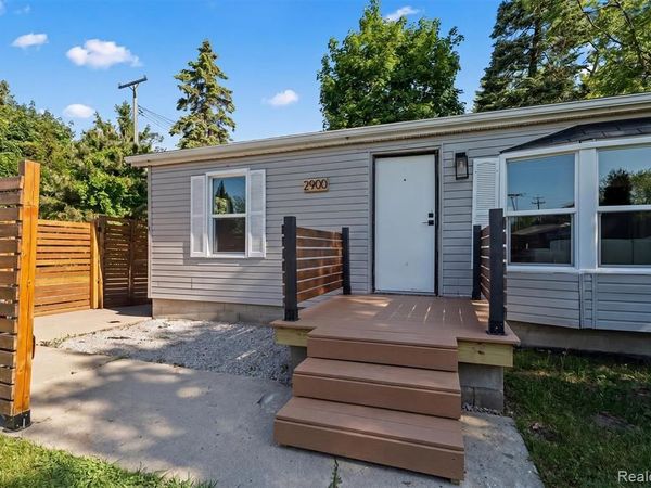 2900 Hensman Street, Keego Harbor, MI 48320