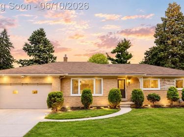 37542 Andrew Drive, Sterling Heights, MI 48312