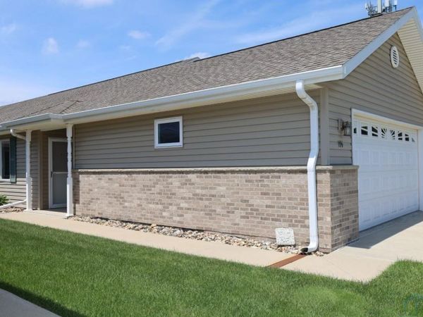 701 S Bradley Street, Unit 106, Rock Rapids, IA 51246