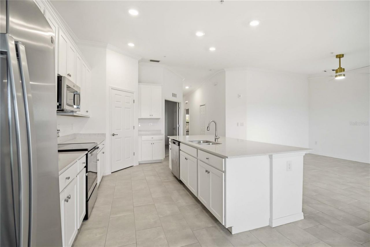 5695 Palmer Circle , Unit 203, Bradenton, FL 34211 Photo