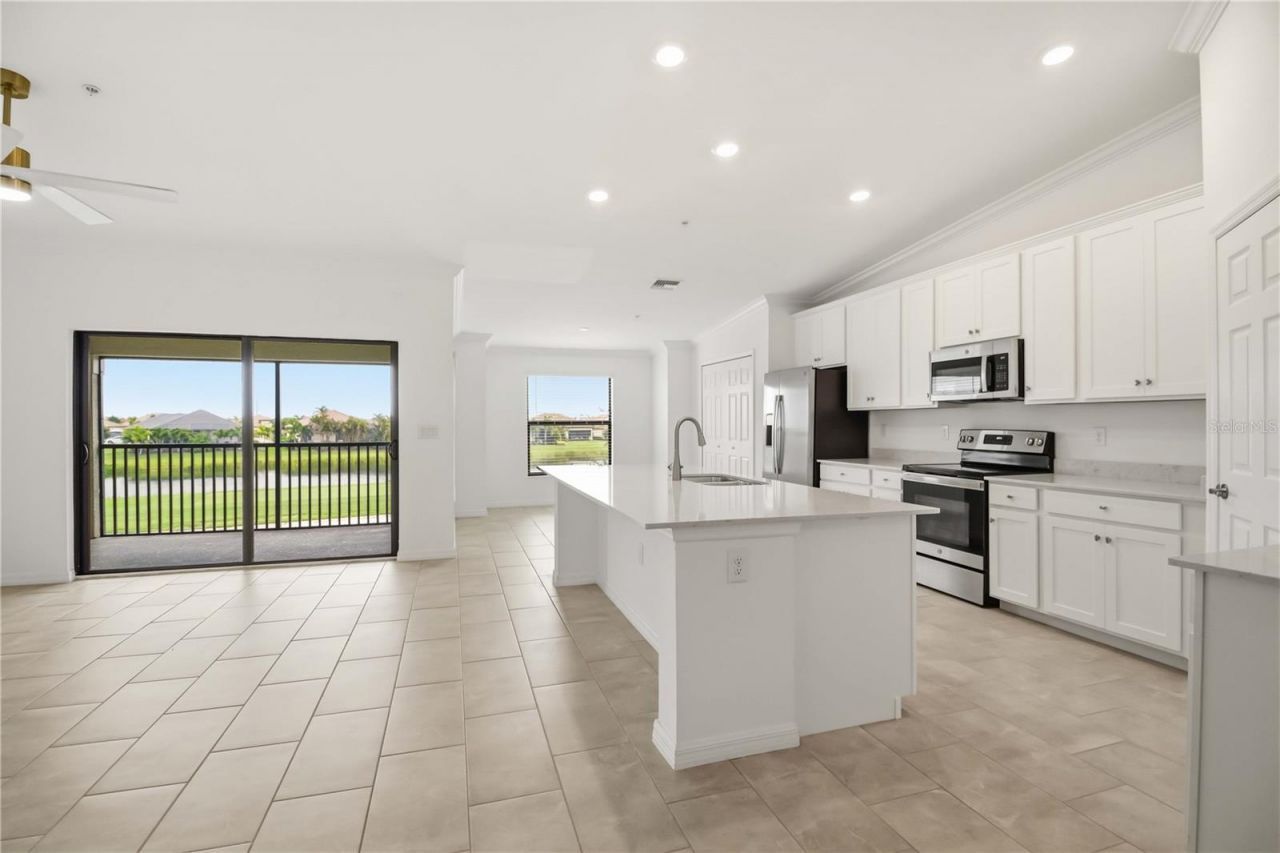 5695 Palmer Circle , Unit 203, Bradenton, FL 34211 Photo
