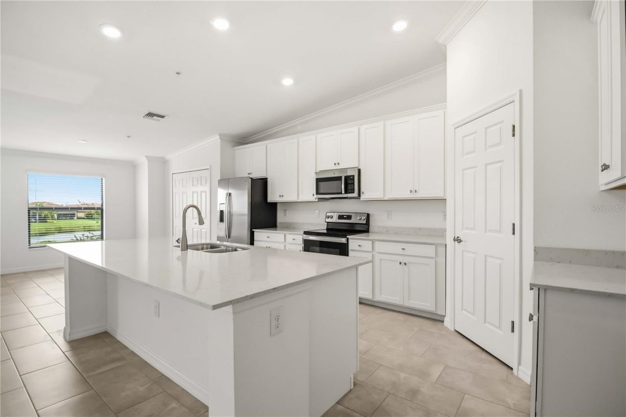5695 Palmer Circle , Unit 203, Bradenton, FL 34211 Photo