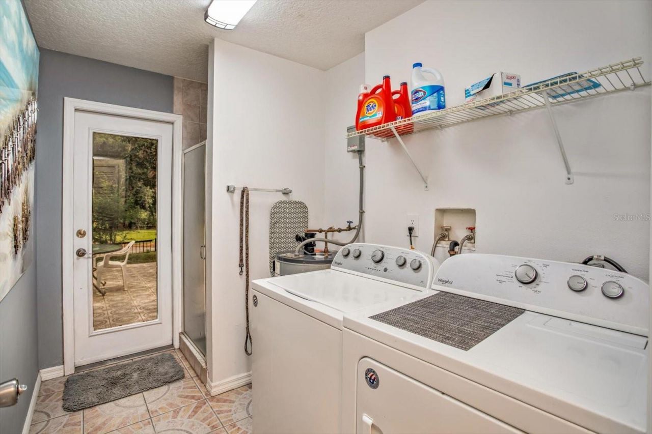 17249 Holly Court, Umatilla, FL 32784 Photo