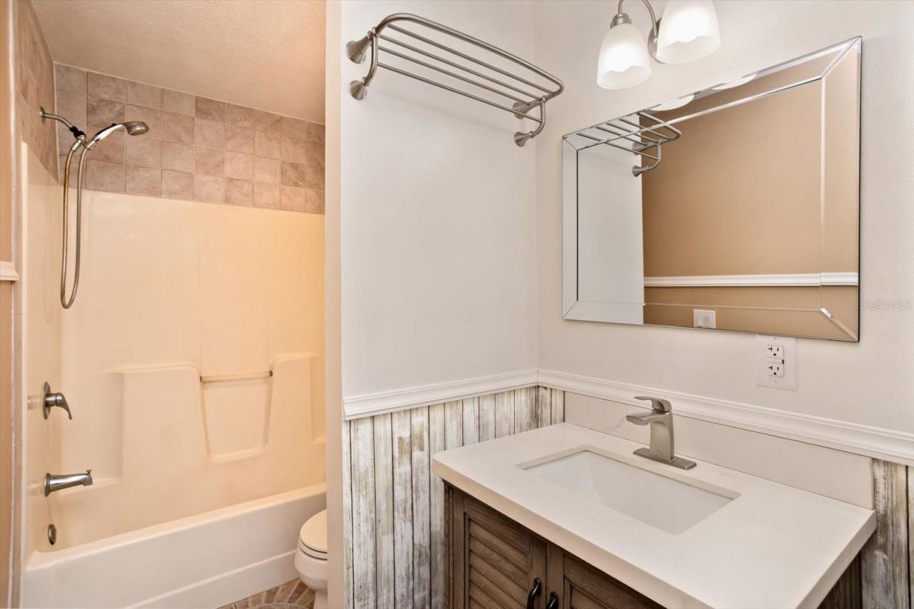 17249 Holly Court, Umatilla, FL 32784 Photo