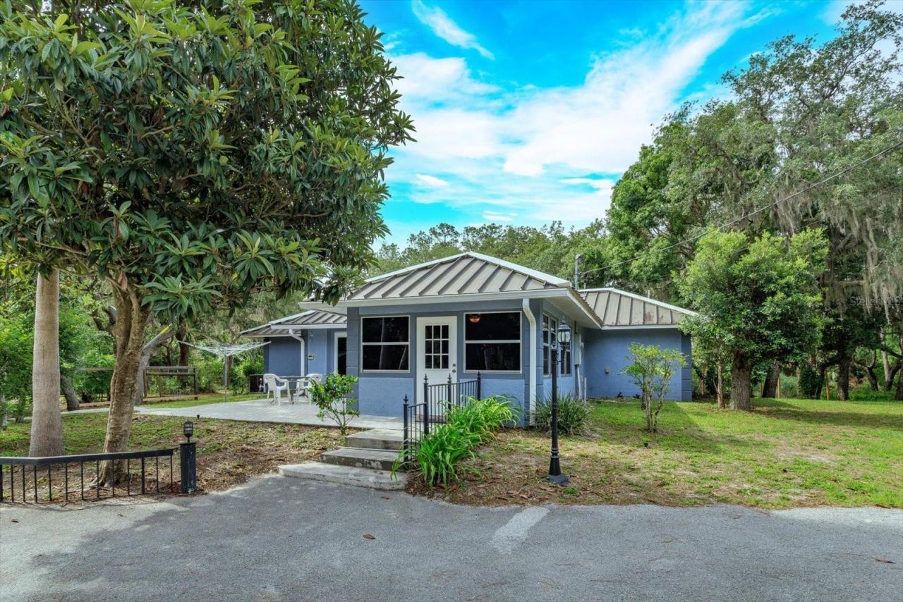 17249 Holly Court, Umatilla, FL 32784 Photo