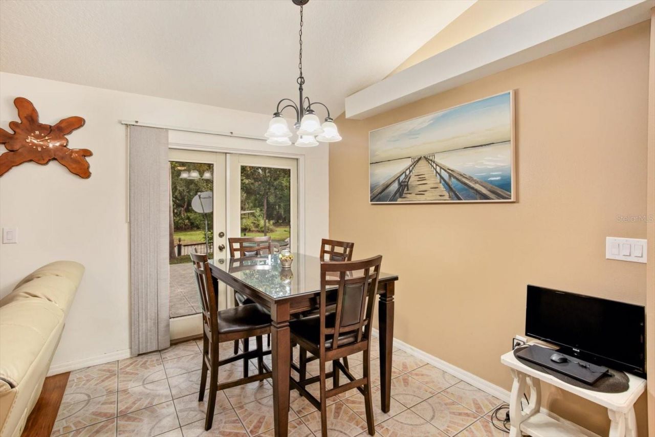 17249 Holly Court, Umatilla, FL 32784 Photo