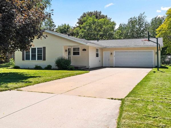 1545 N BLOSSOM DRIVE, Appleton, WI 54914