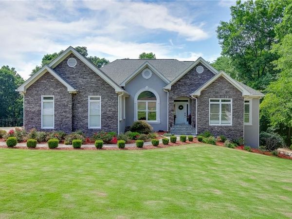 765 River Chase, Hoschton, GA 30548