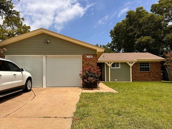 738 Cindy Lane , Grand Prairie, TX 75052