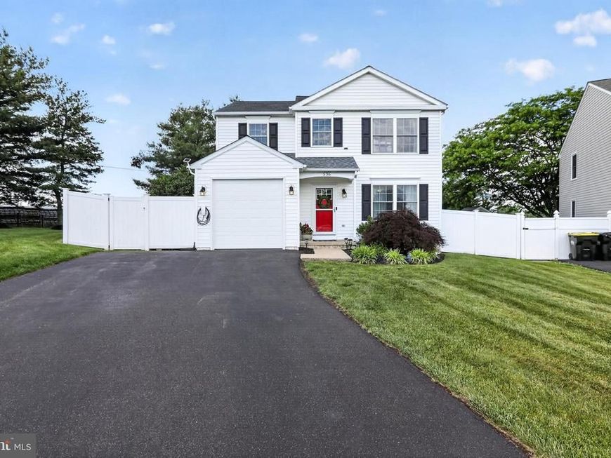 536 Whitford Circle, Telford, PA 18969 Main Photo