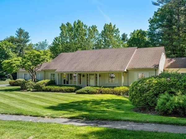 37 Driftwood Dr, Holden, MA 01520