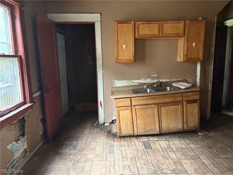 9611 Prince Avenue, Cleveland, OH 44105 Photo 4