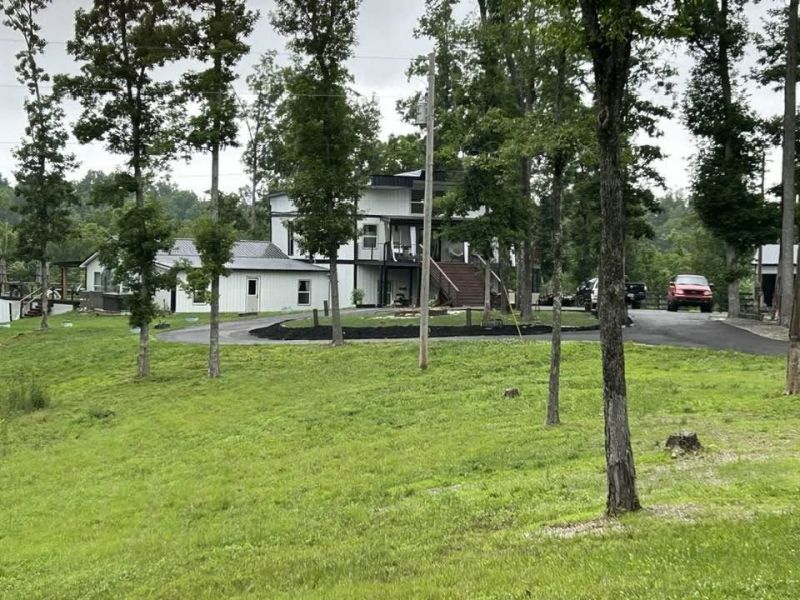 332 Southridge Rd , Hohenwald, TN 38462 Main Photo