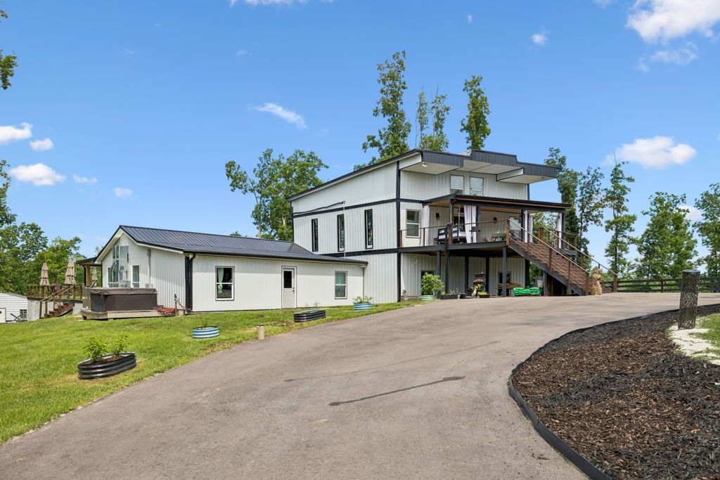 332 Southridge Rd , Hohenwald, TN 38462 Main Photo