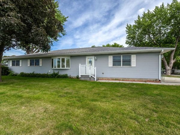 5770 Poppy Garden Road, Colona, IL 61241