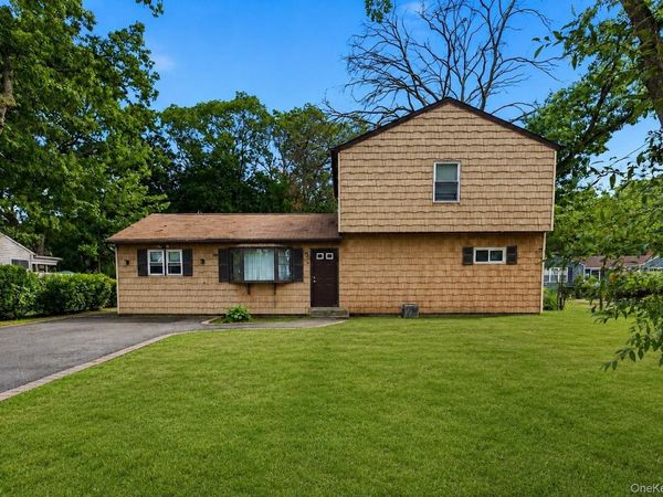 110 Queen Street, Bay Shore, NY 11706