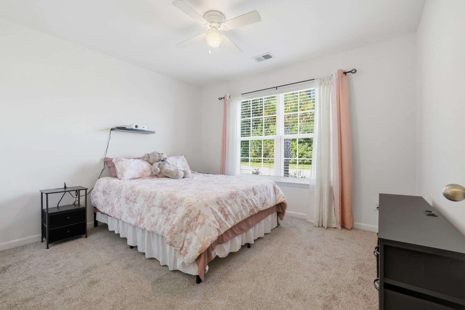 100 Oak Leaf Dr. Photo 10