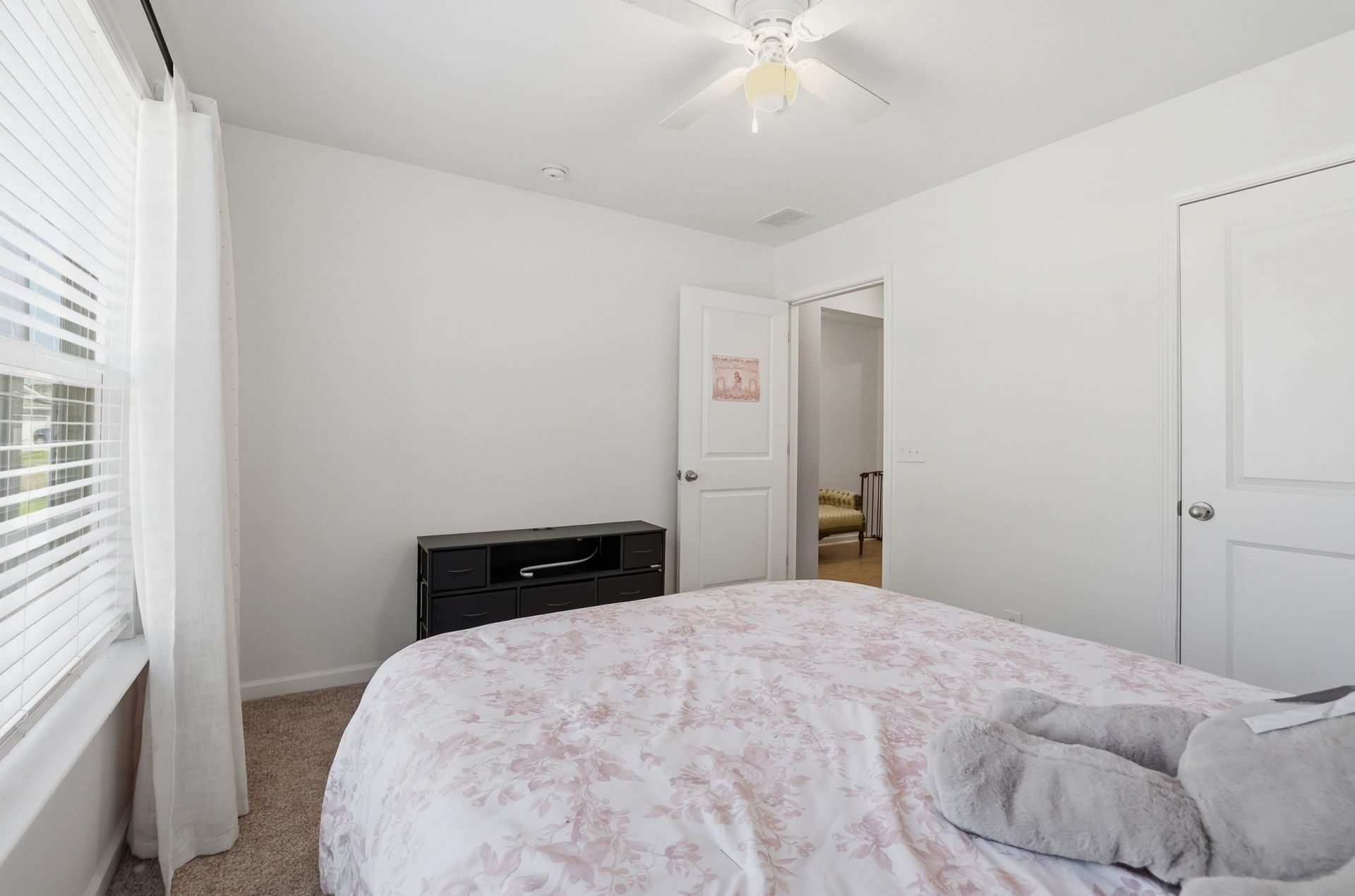 100 Oak Leaf Dr. Photo 11