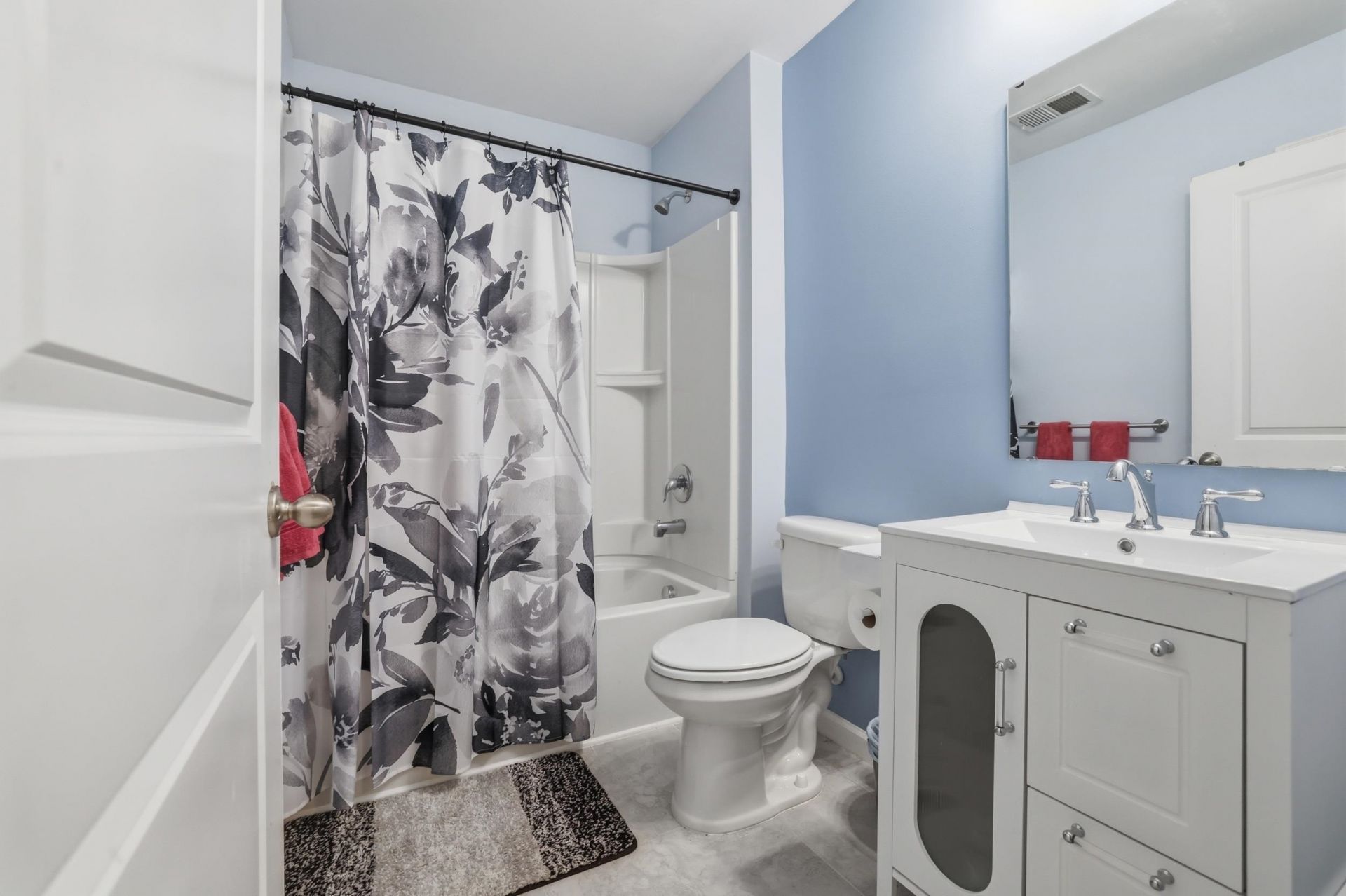 100 Oak Leaf Dr. Photo 12