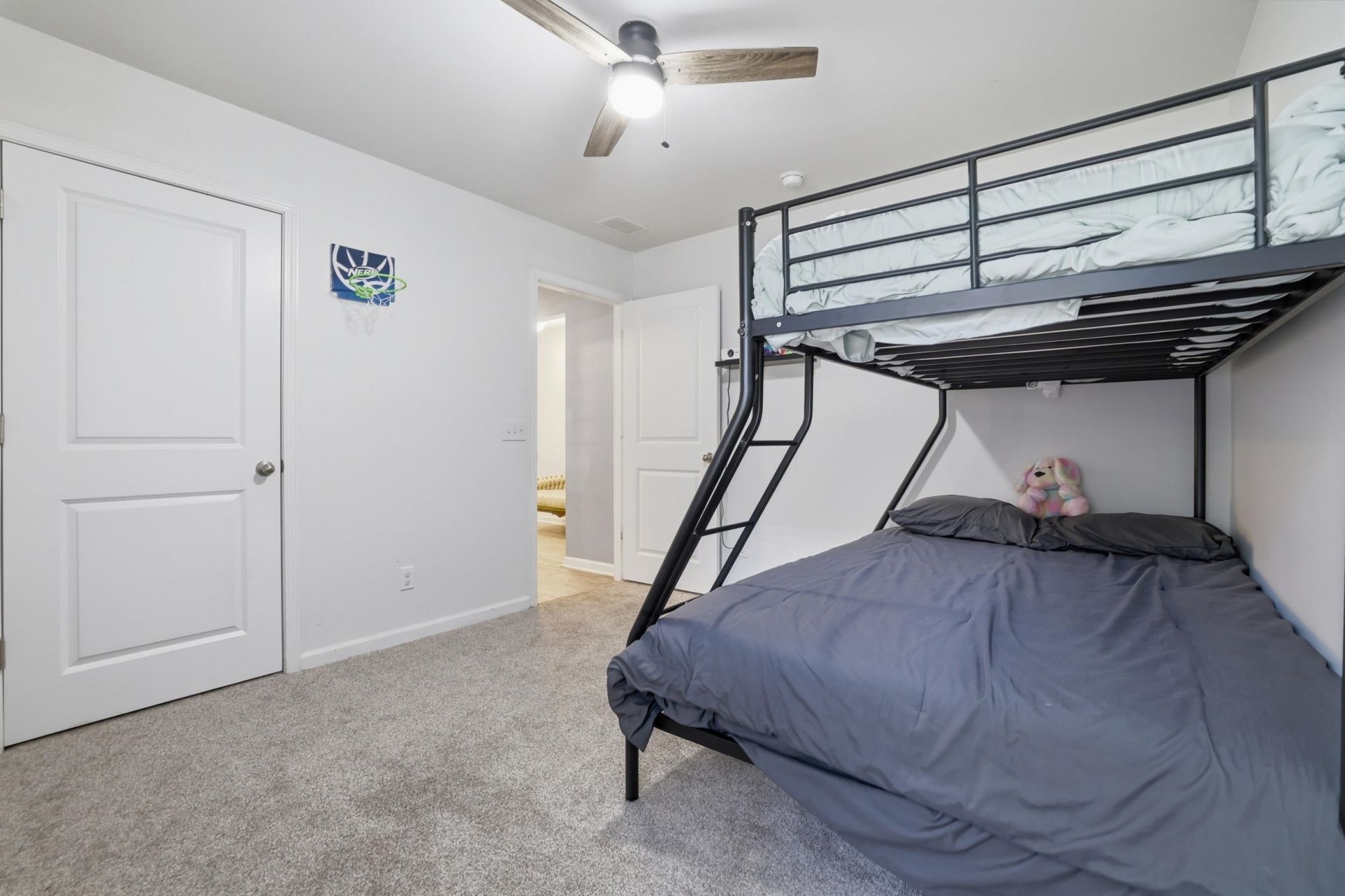 100 Oak Leaf Dr. Photo 14