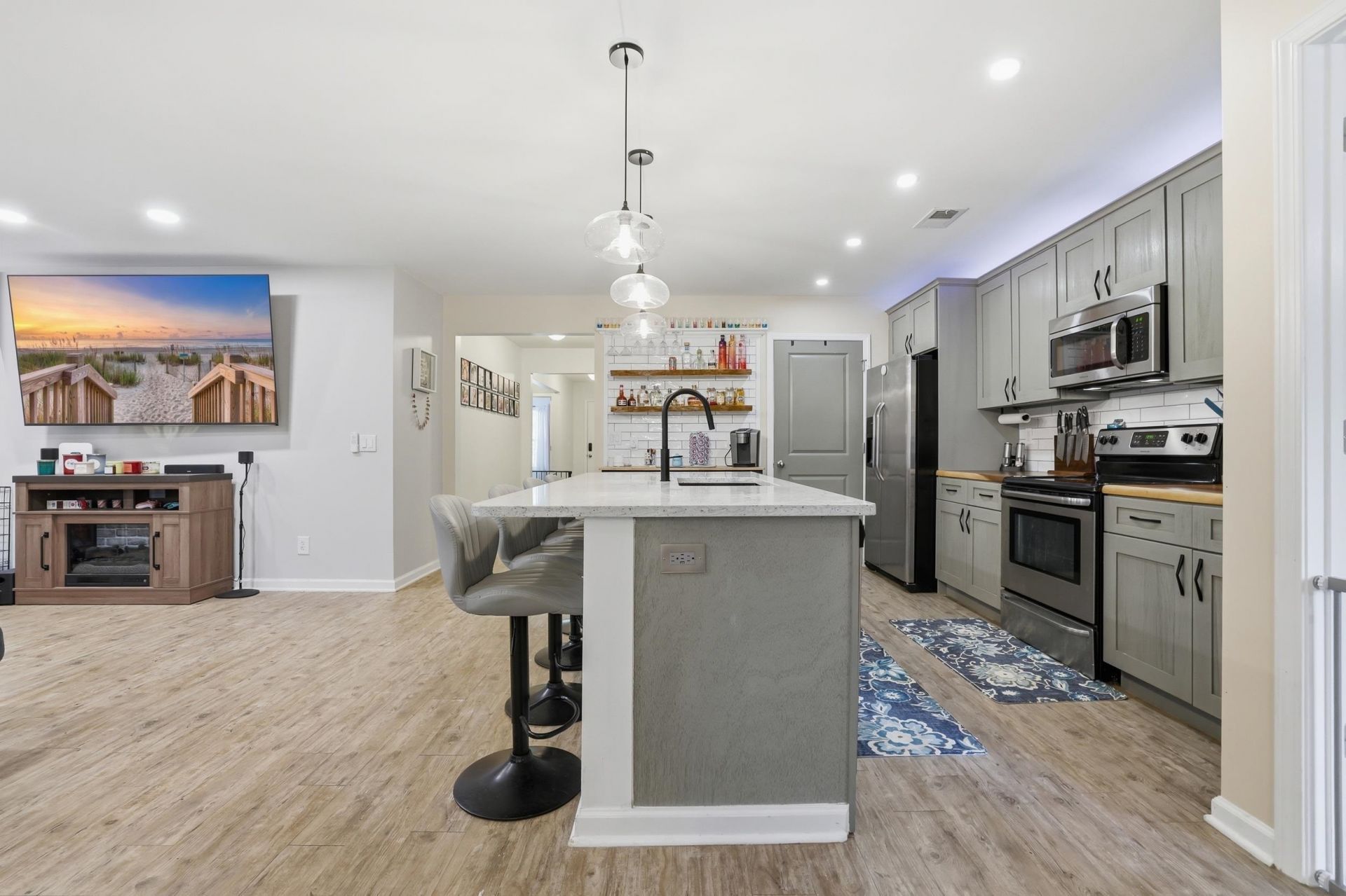 100 Oak Leaf Dr. Photo 29