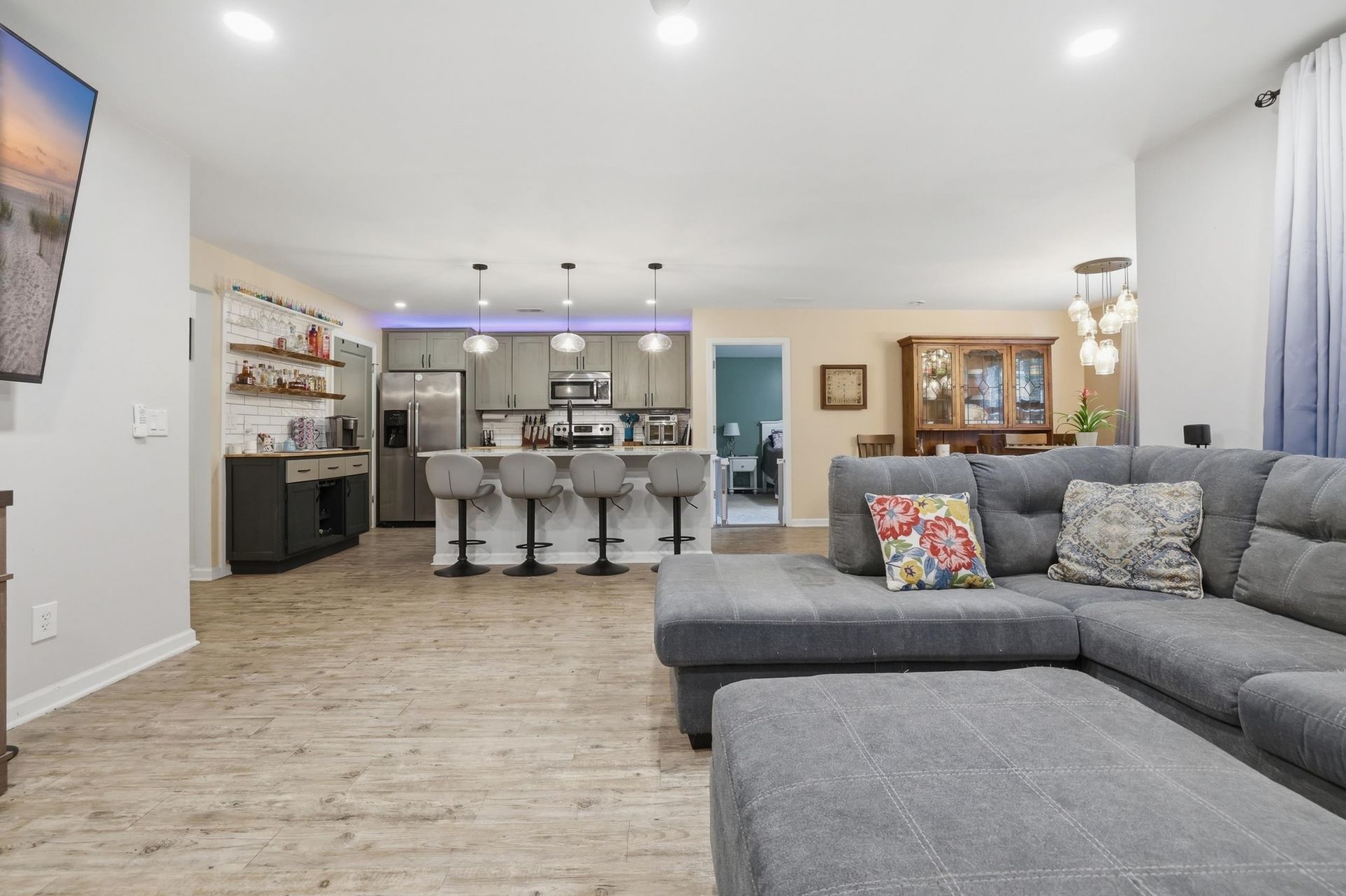 100 Oak Leaf Dr. Photo 31
