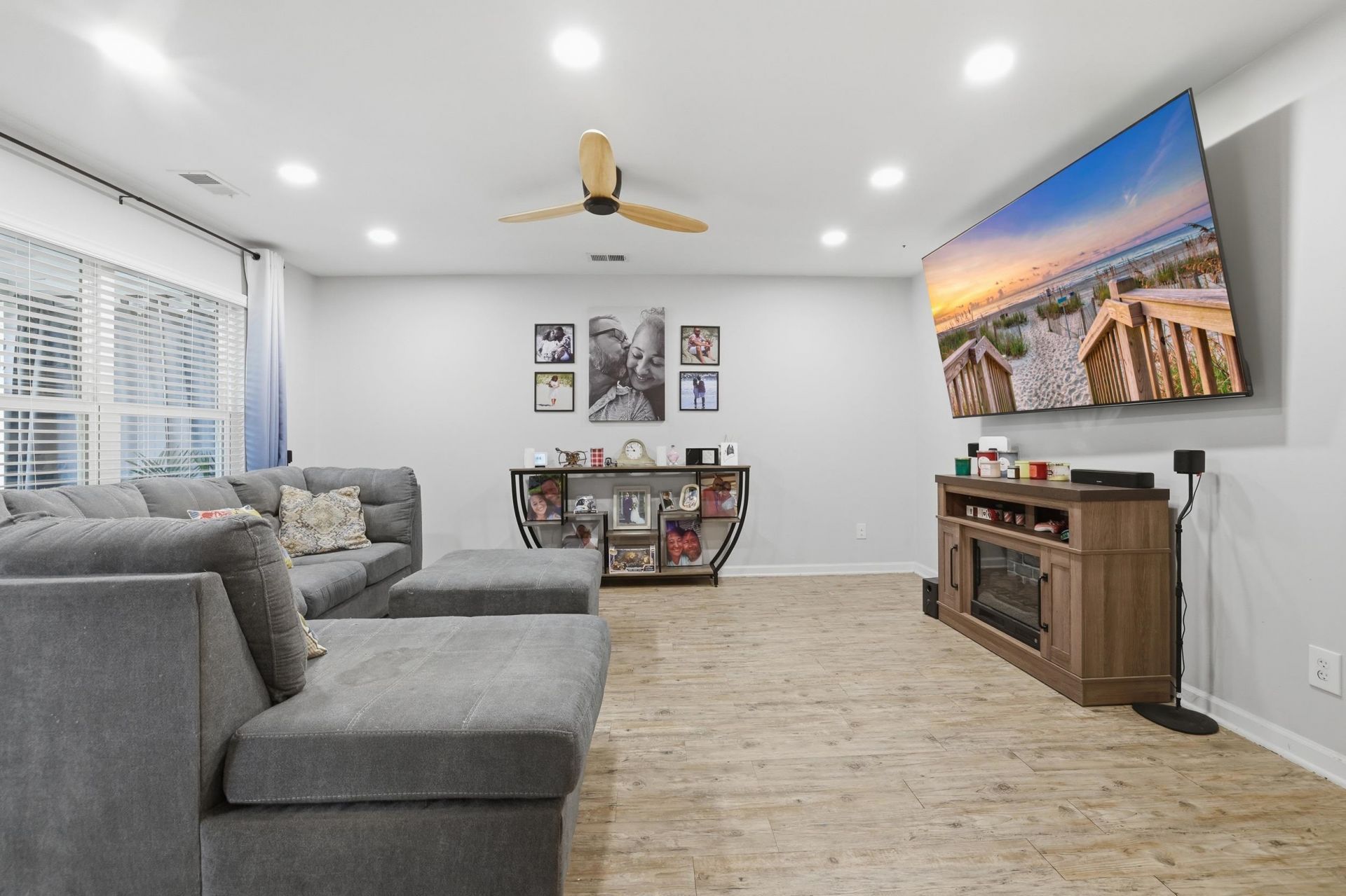 100 Oak Leaf Dr. Photo 33