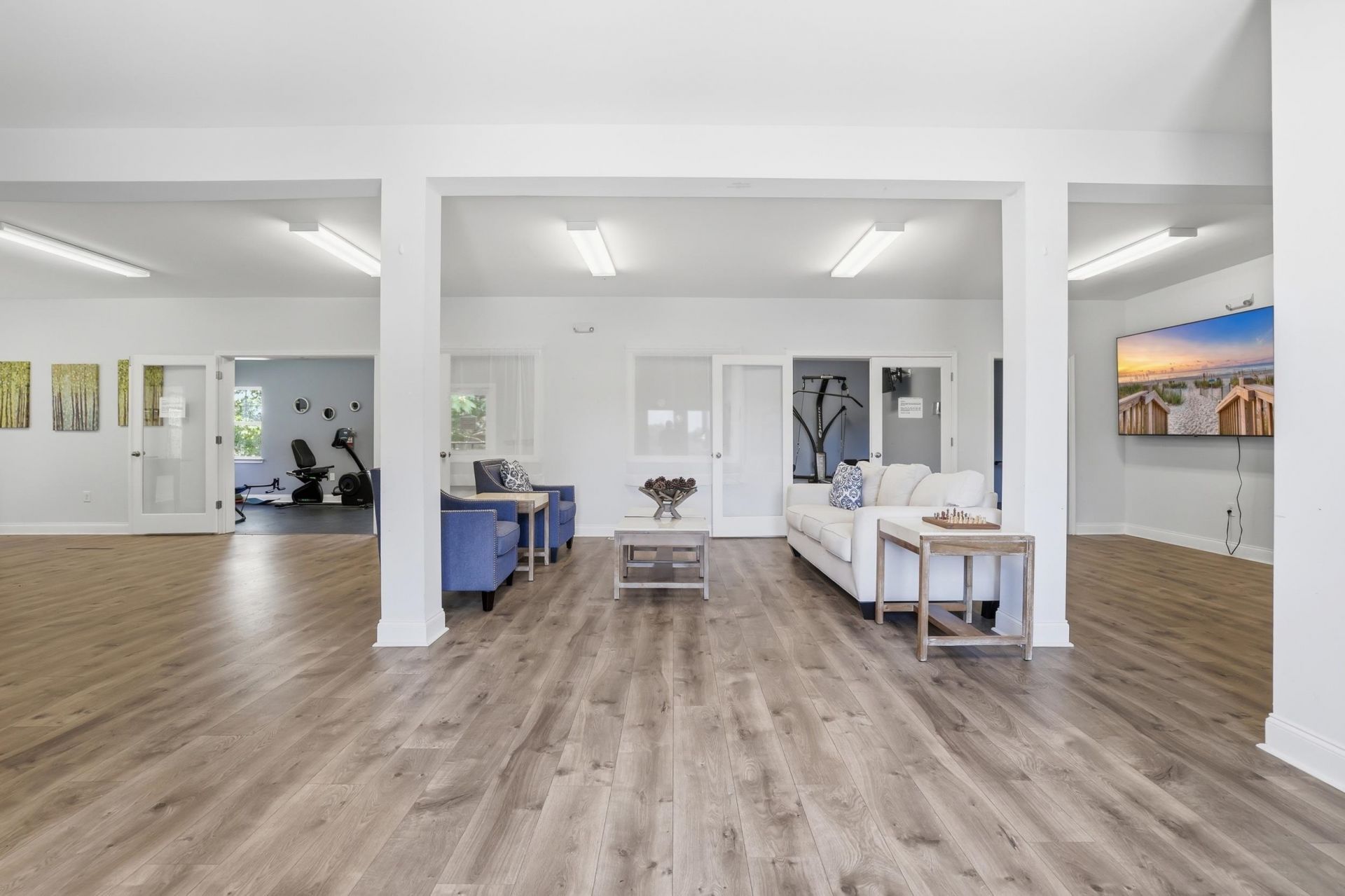 100 Oak Leaf Dr. Photo 45