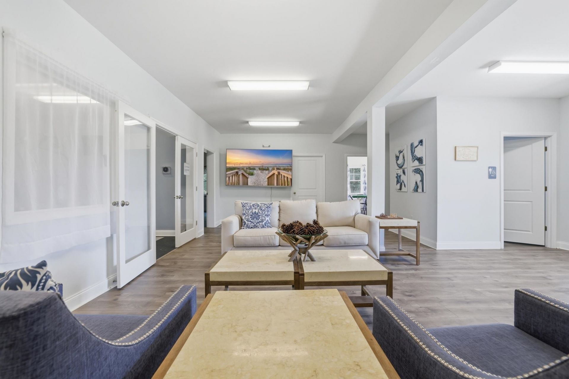 100 Oak Leaf Dr. Photo 46