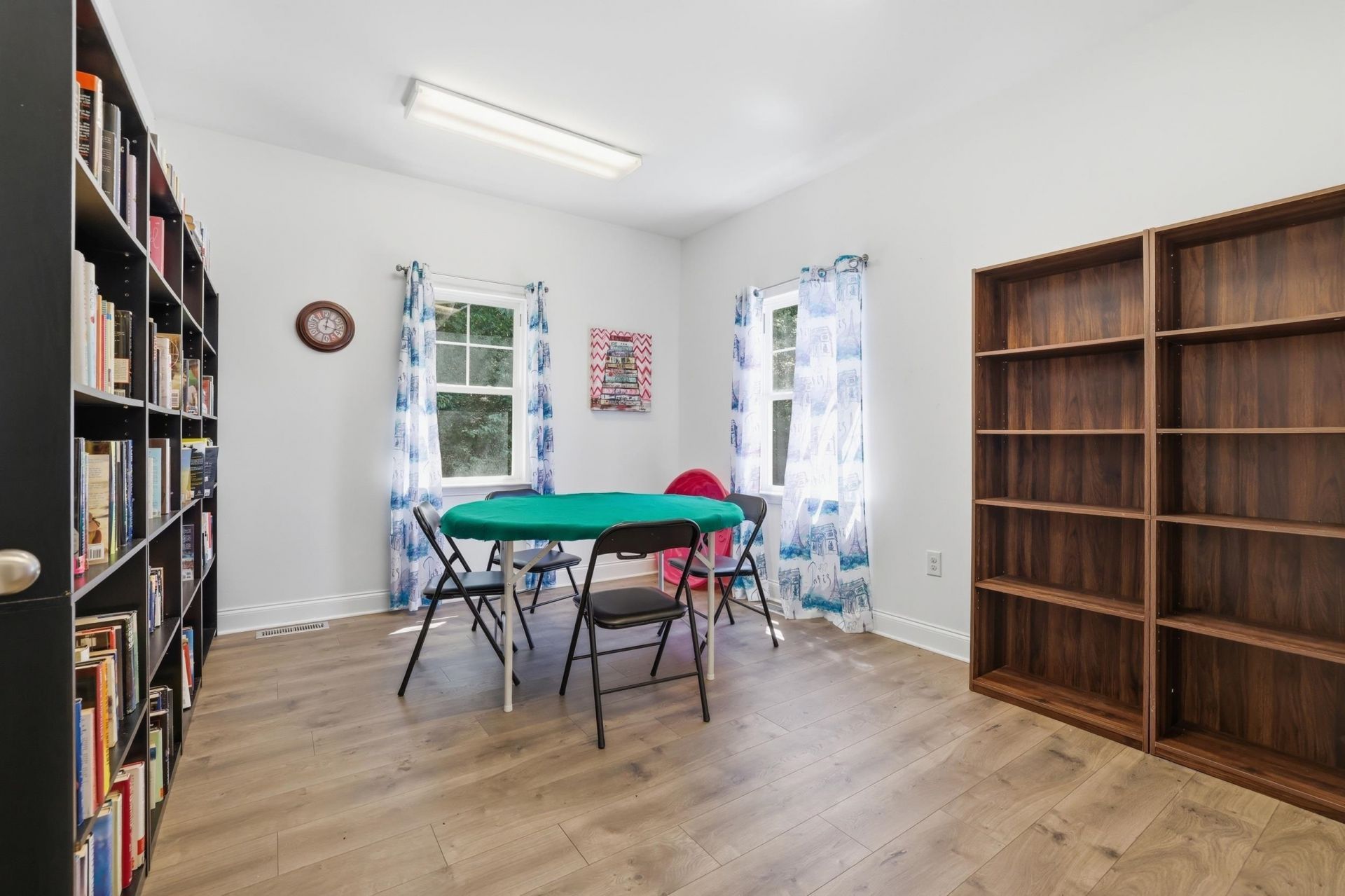 100 Oak Leaf Dr. Photo 55