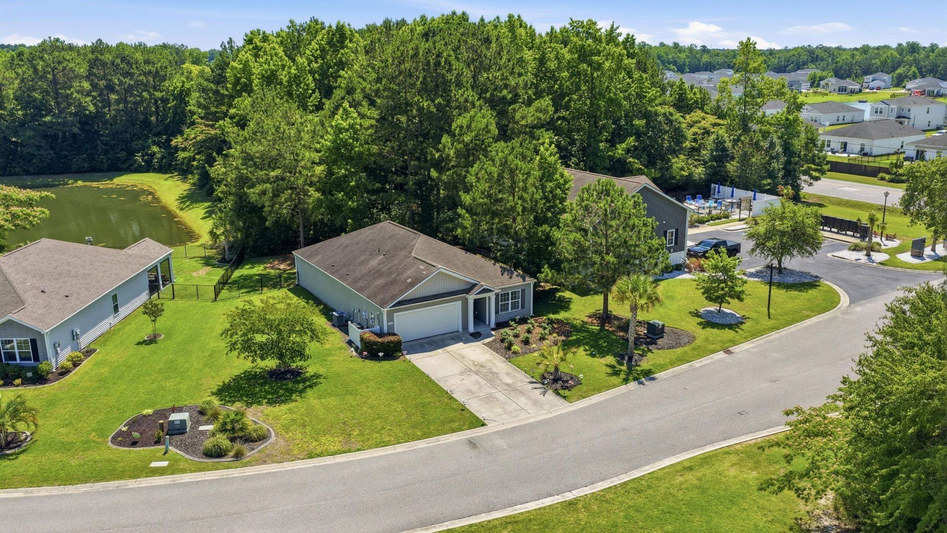 100 Oak Leaf Dr. Photo 57