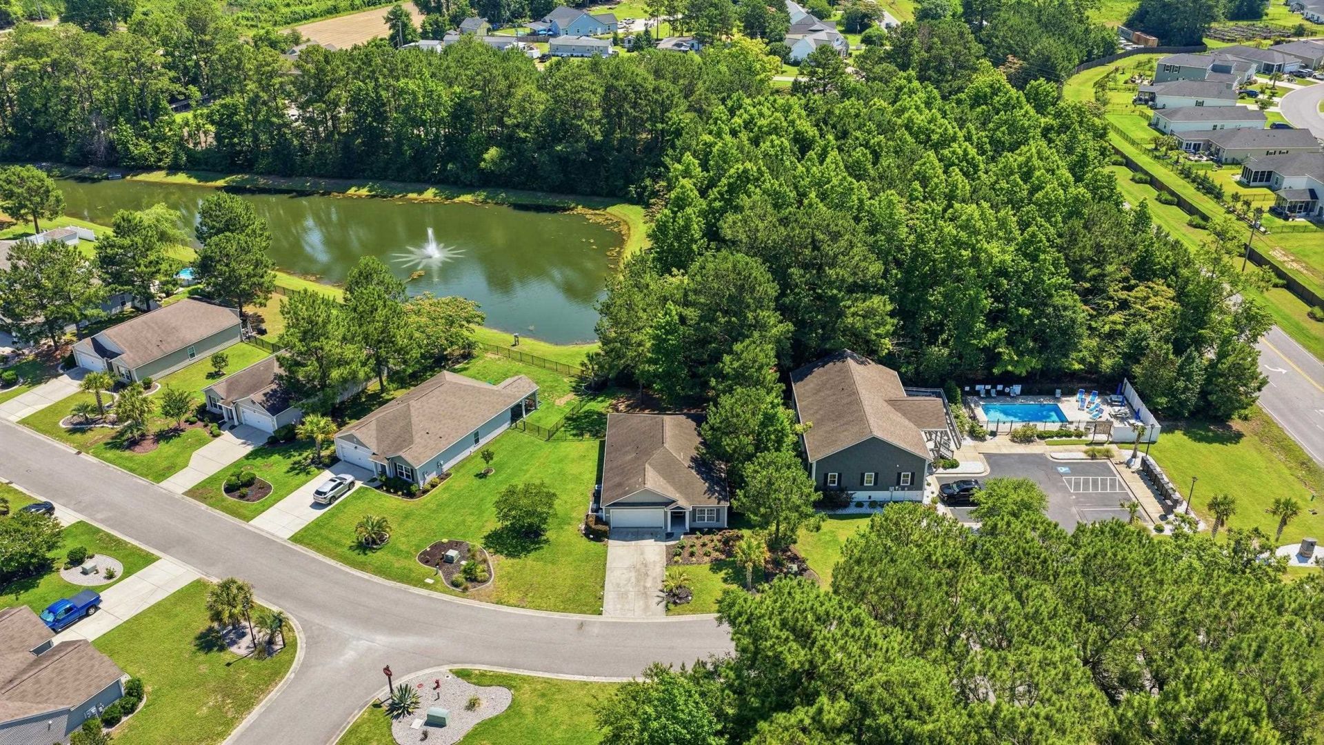100 Oak Leaf Dr. Photo 59
