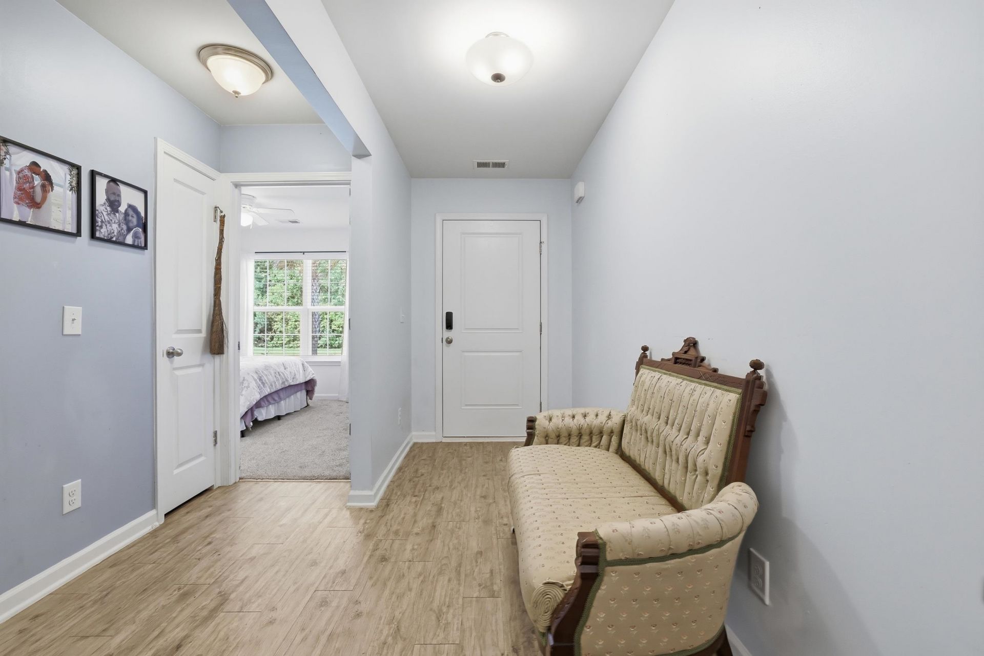 100 Oak Leaf Dr. Photo 8