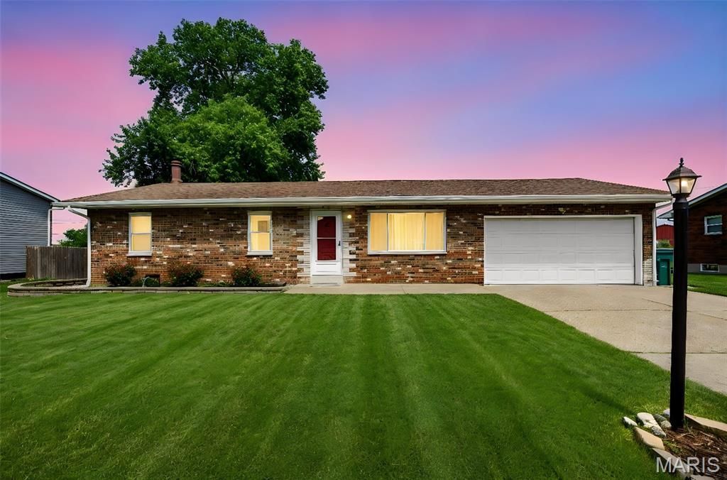 9 Paul Drive , Granite City, IL 62040 Main Photo