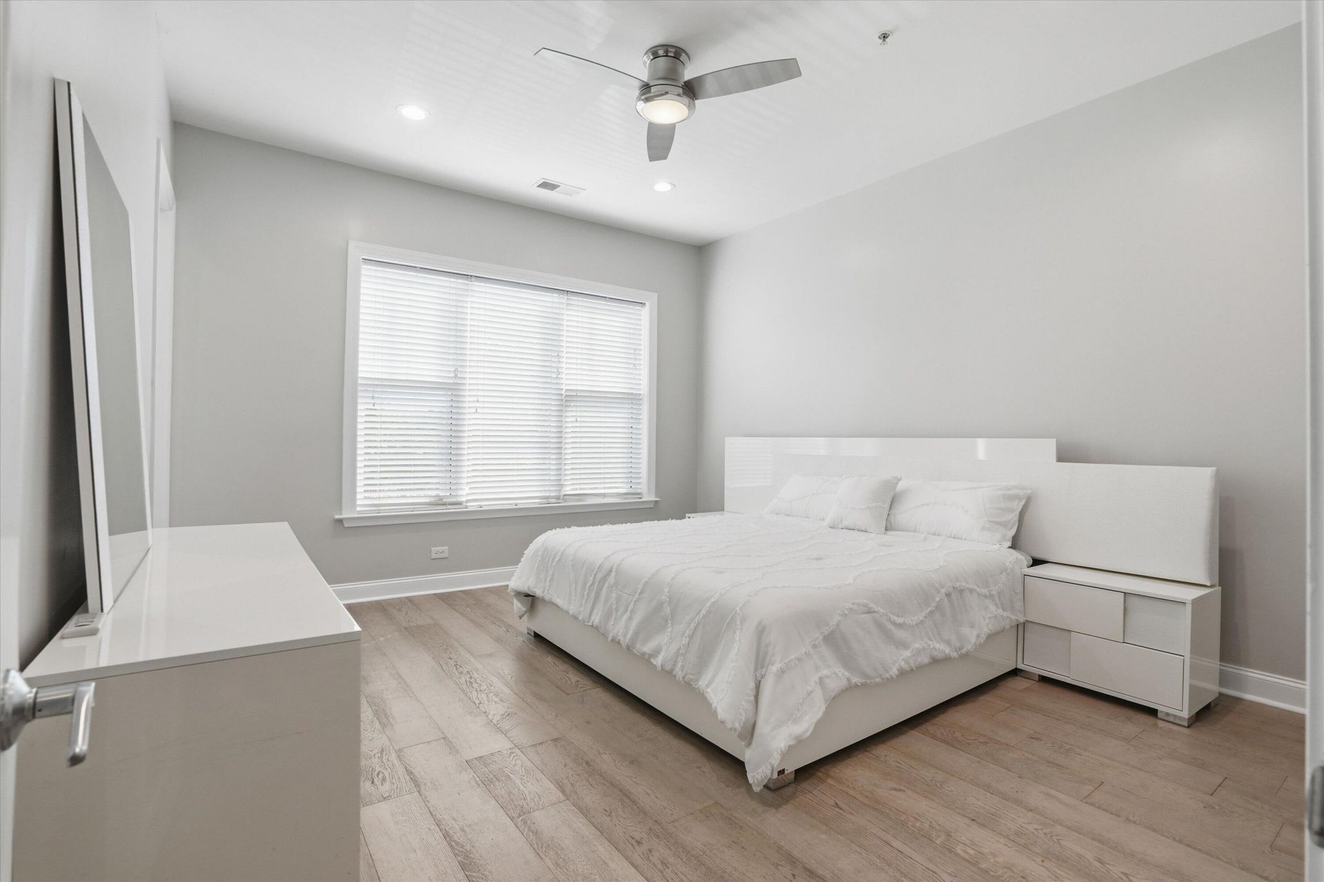 200 River Landing Drive Photo 19
