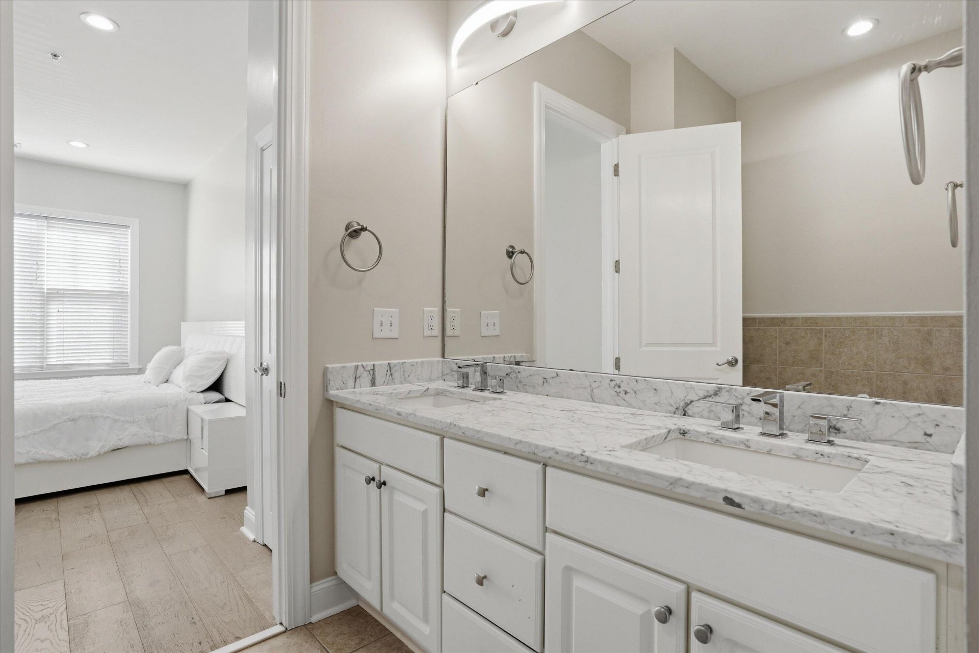200 River Landing Drive Photo 21