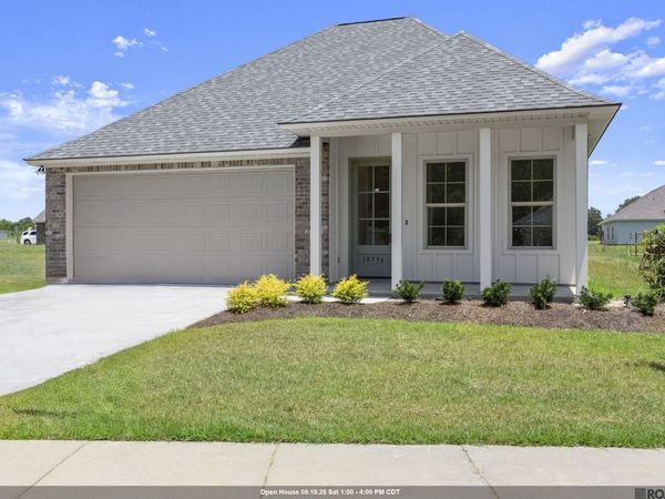 18756 Seabiscuit Ln, Zachary, LA 70791