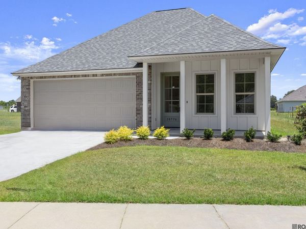 18756 Seabiscuit Ln, Zachary, LA 70791