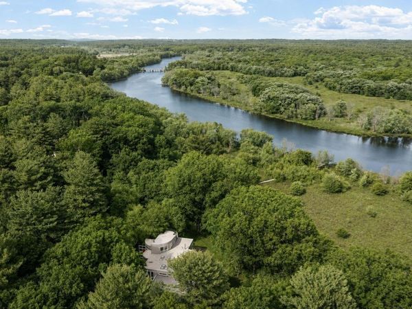 389 River Rd, Carlisle, MA 01741