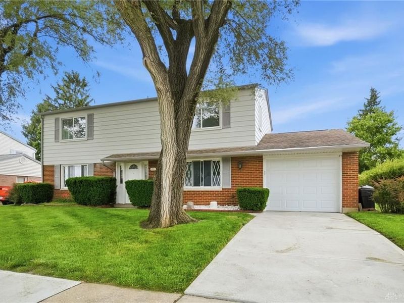 6221 Longford Road, Huber Heights, OH 45424 Photo 2
