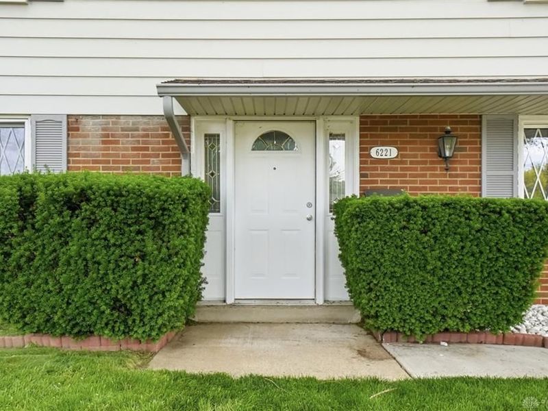6221 Longford Road, Huber Heights, OH 45424 Photo 4